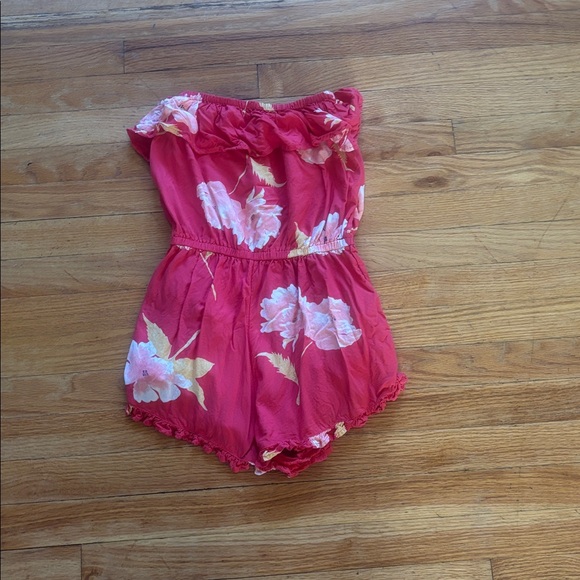 Billabong Strapless Floral Print Romper with Pockets! - Picture 3 of 10